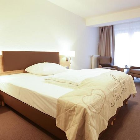 Hotel Waldhalle Мельн Экстерьер фото