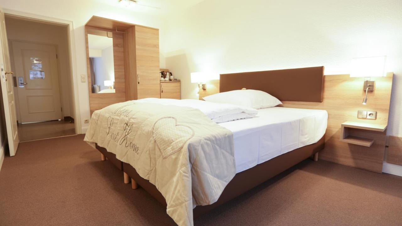 Hotel Waldhalle Мельн Экстерьер фото