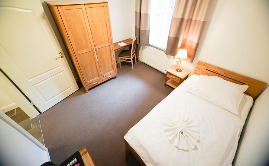 Hotel Waldhalle Мельн Экстерьер фото