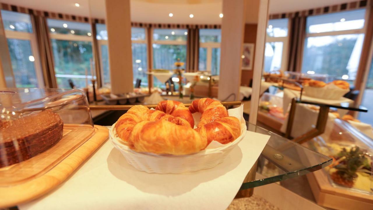 Hotel Waldhalle Мельн Экстерьер фото